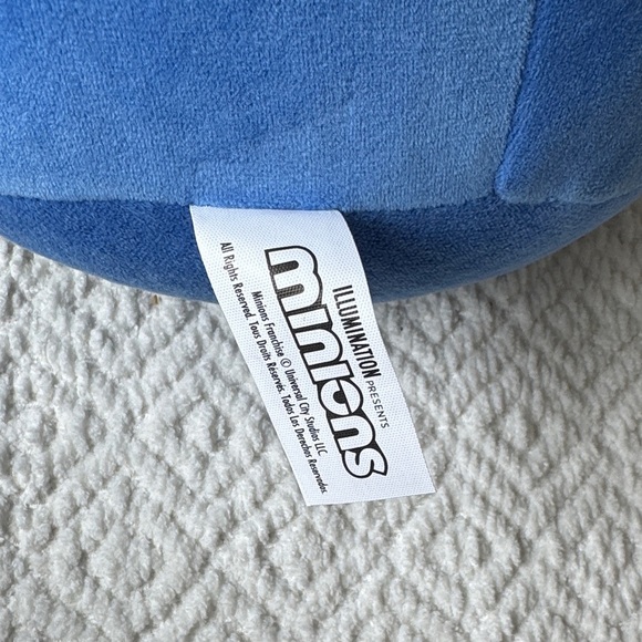 Despicable Me Minions Stuffed Animal Set - Yellow and Blue - Picture 9 of 13